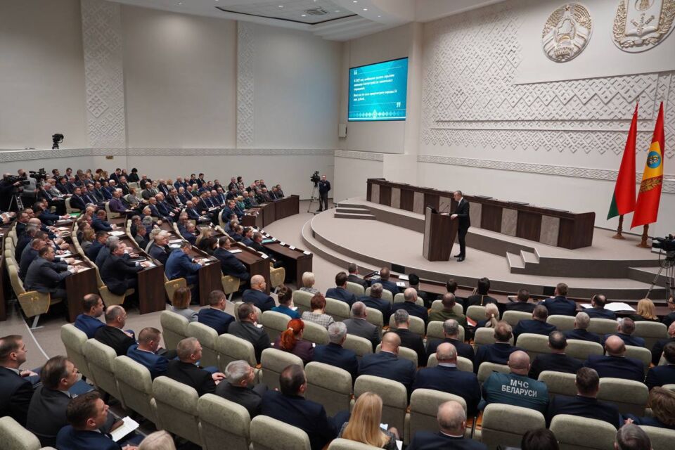 Одной из важнейших отраслей экономики, обеспечивающей продовольственную безопасность, является сельское хозяйство